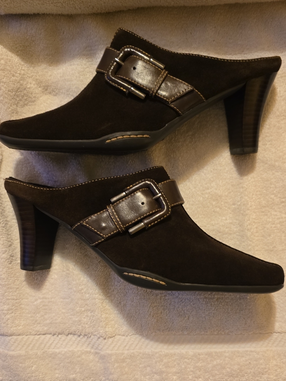 Aerosoles Vintage Brown Suede Buckle Mule Wedge Heels NWOB Size 9.5 - Picture 3 of 13